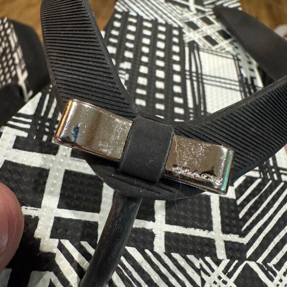 Coach Women’s Black White Thong Bow Flip Flops Sandals Geometric Design Sz. 9-10 - Picture 3 of 4